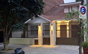 Dos habitaciónes independientes con baño privado en casa familiar